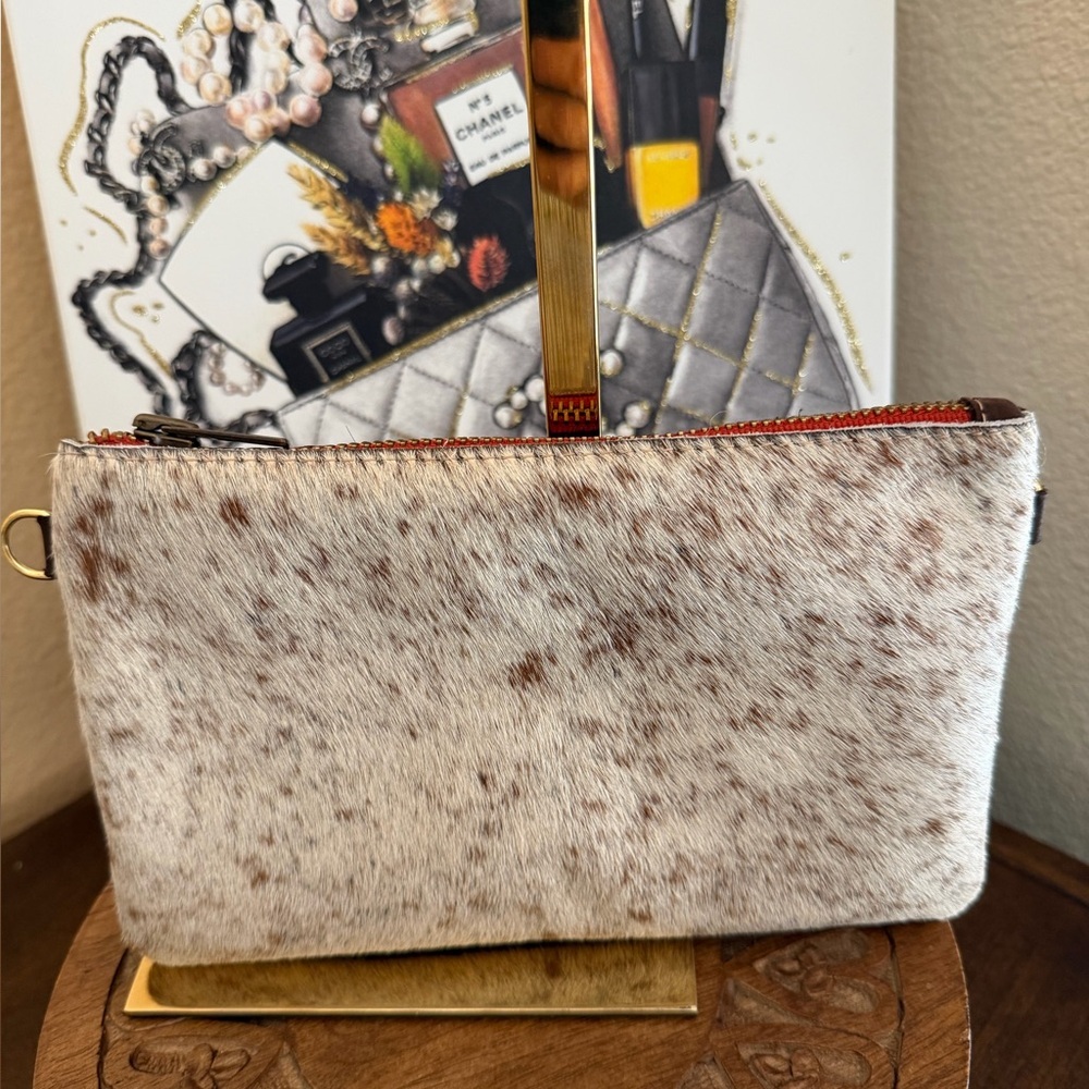 Small cowhide shoulder bag or wallet